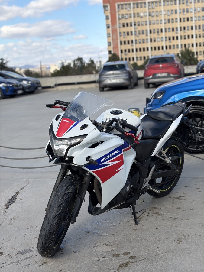 Honda CBR300R - Foto 4
