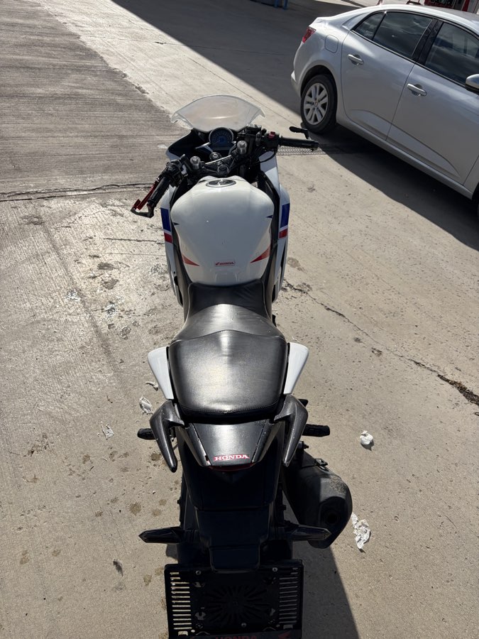 Honda CBR300R - Foto 5