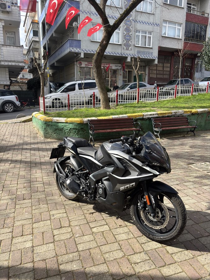 Bajaj Pulsar RS200 2024 - Acil satılık RS 200 gelen alır gider