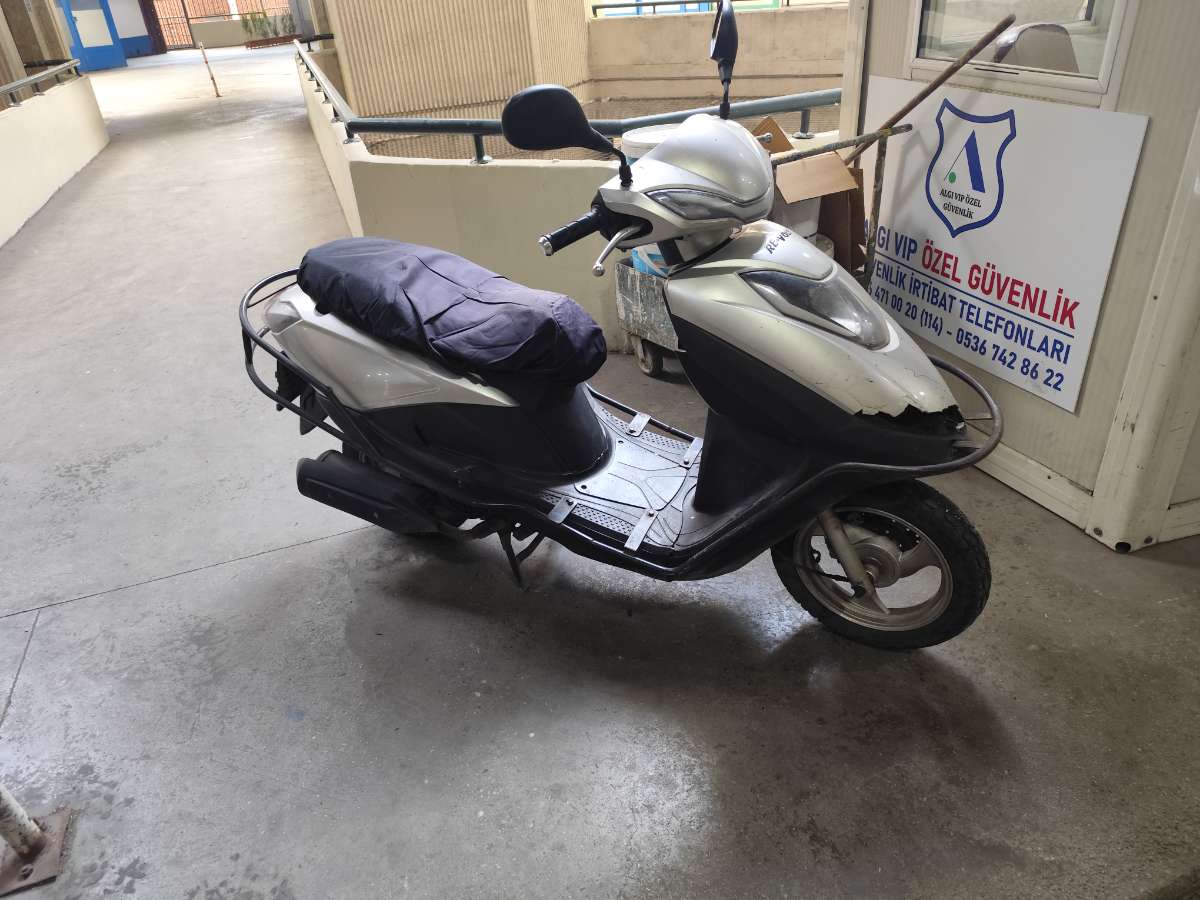 Revolt Rs 4 2020 - fotoğraf 2