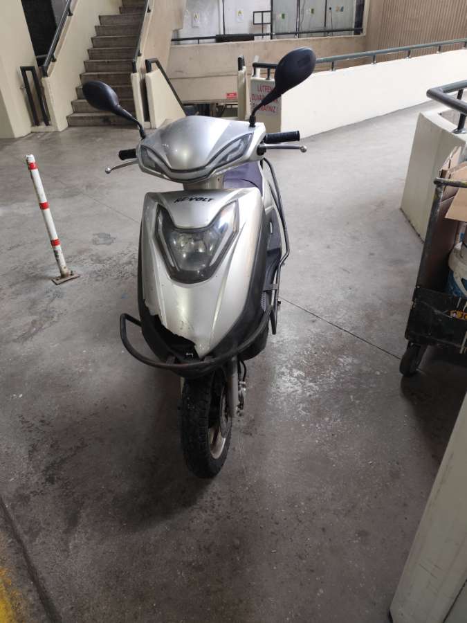 Revolt Rs 4 2020 - fotoğraf 3