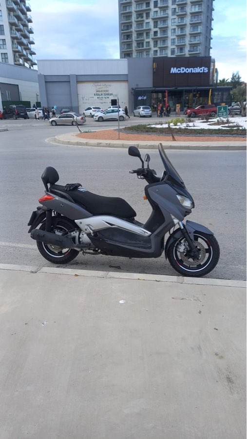 Yamaha XMAX 250 - Foto 2