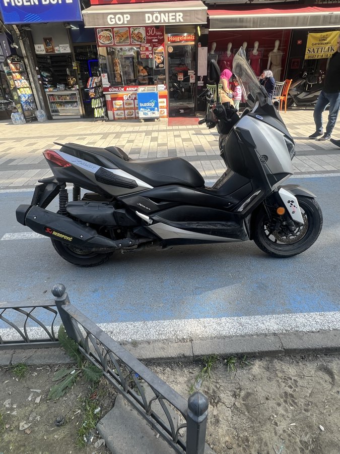 Yamaha XMAX 400 - Foto 2