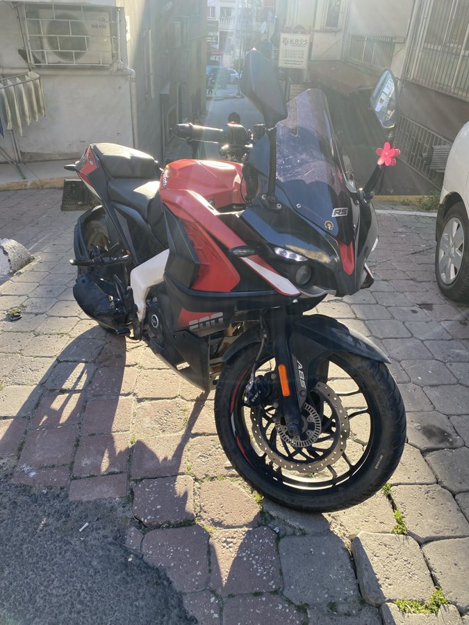 Bajaj Pulsar RS 200 - Foto 5