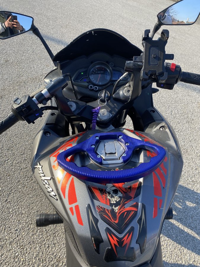 Bajaj Pulsar RS 200 - Foto 2