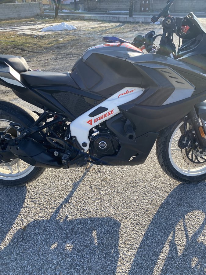 Bajaj Pulsar RS 200 - Foto 3
