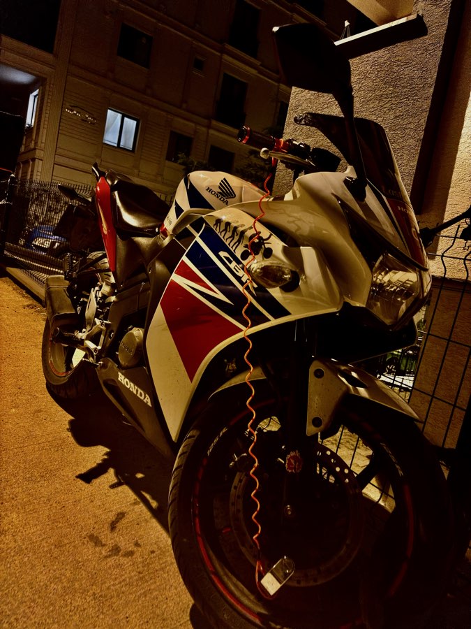 Honda CBR 125R - Foto 2