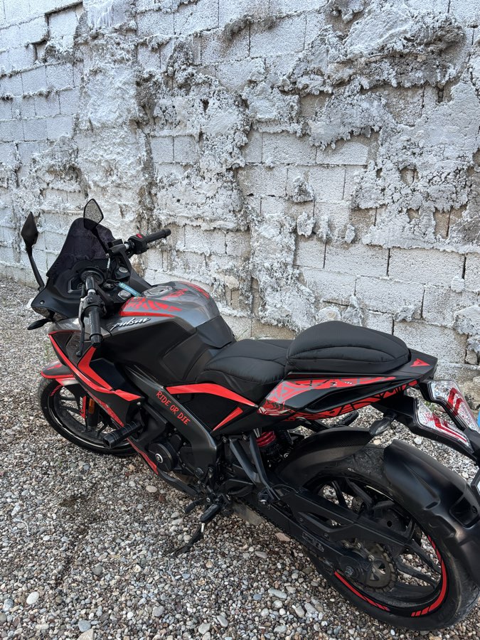 Bajaj Pulsar RS 200 - Foto 3