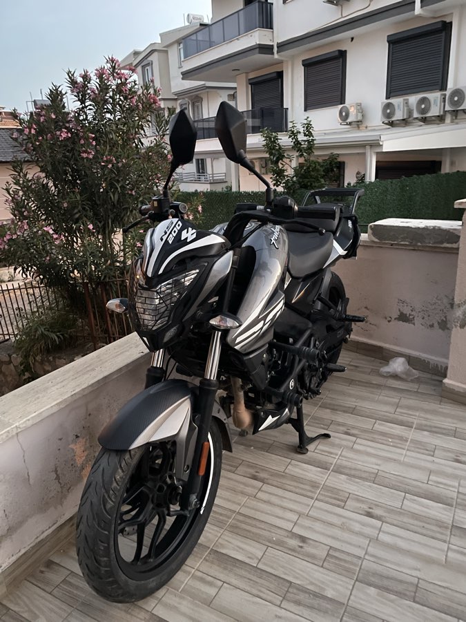 Bajaj Pulsar NS 200 - Foto 2