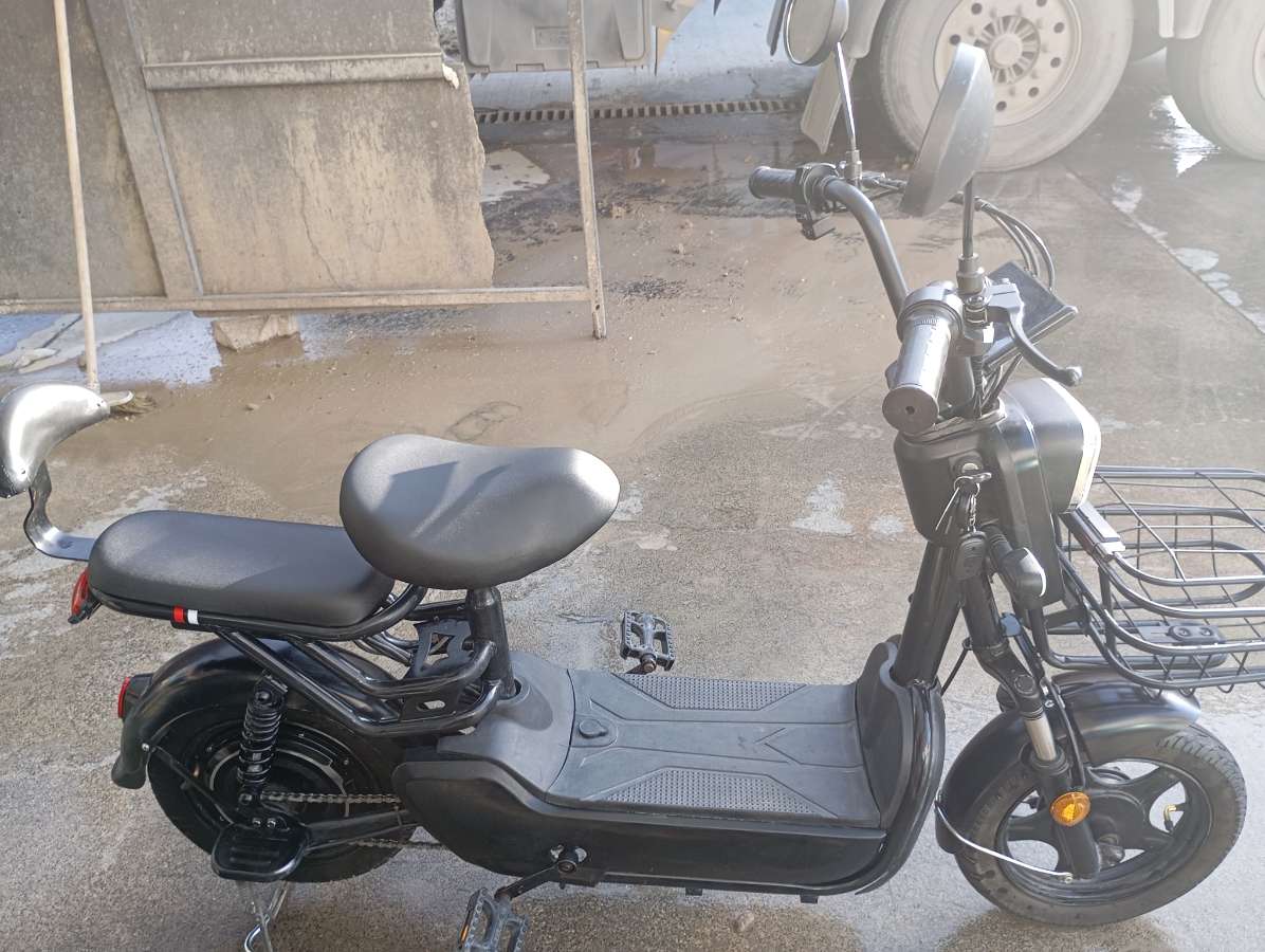 BFTALX YB 103 2025 - BFTALX Elektrikli Bisiklet 3 vites SON HIZ 35 yanında yedek lastik ve zhongli kilit verilecektir