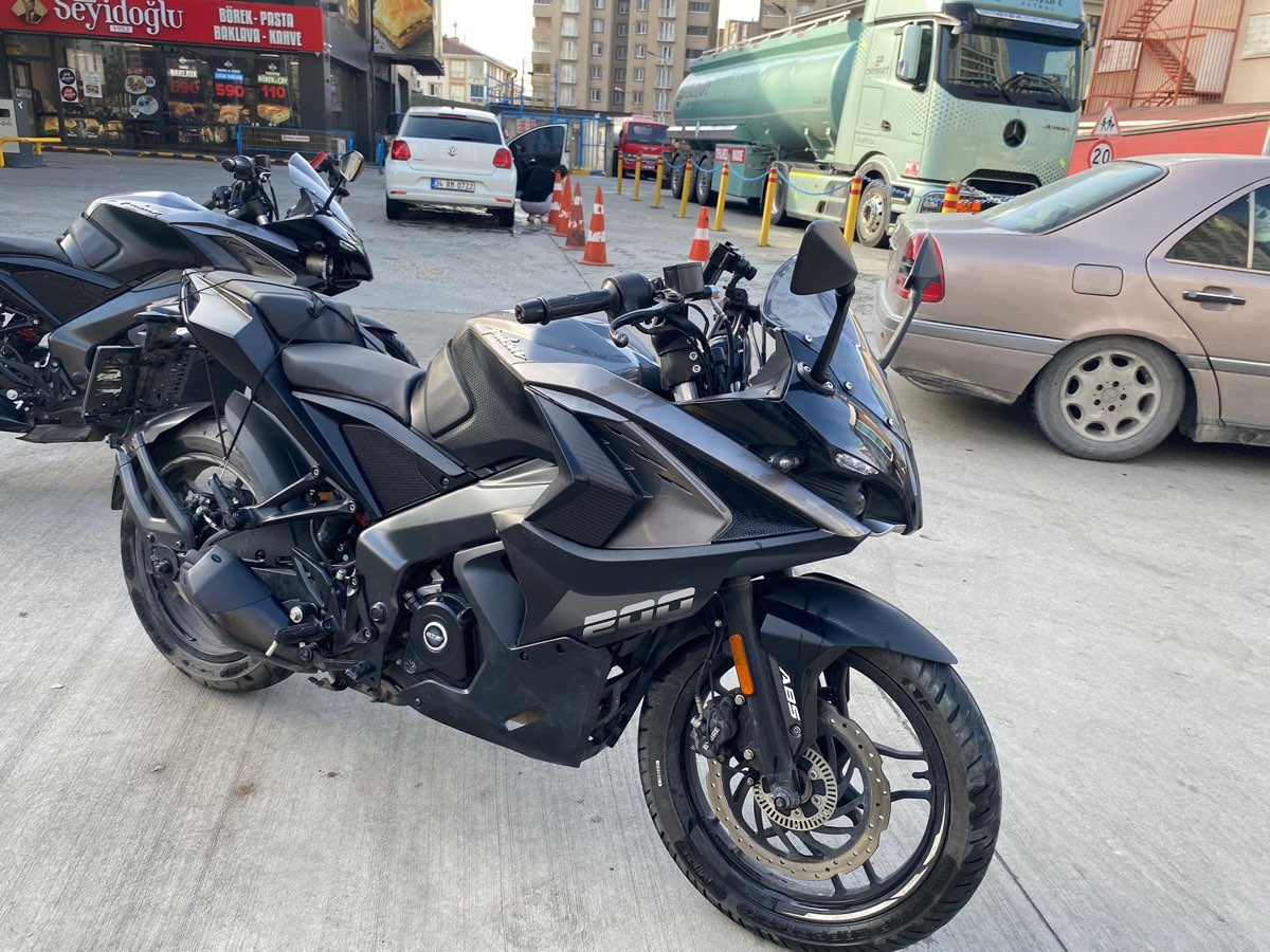 Bajaj Pulsar RS200 2025 - Ares 200 | 7800 KM | İhtiyaçtan Satılık