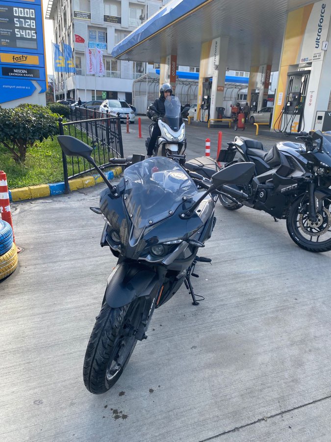 Bajaj Pulsar RS200 - Foto 2
