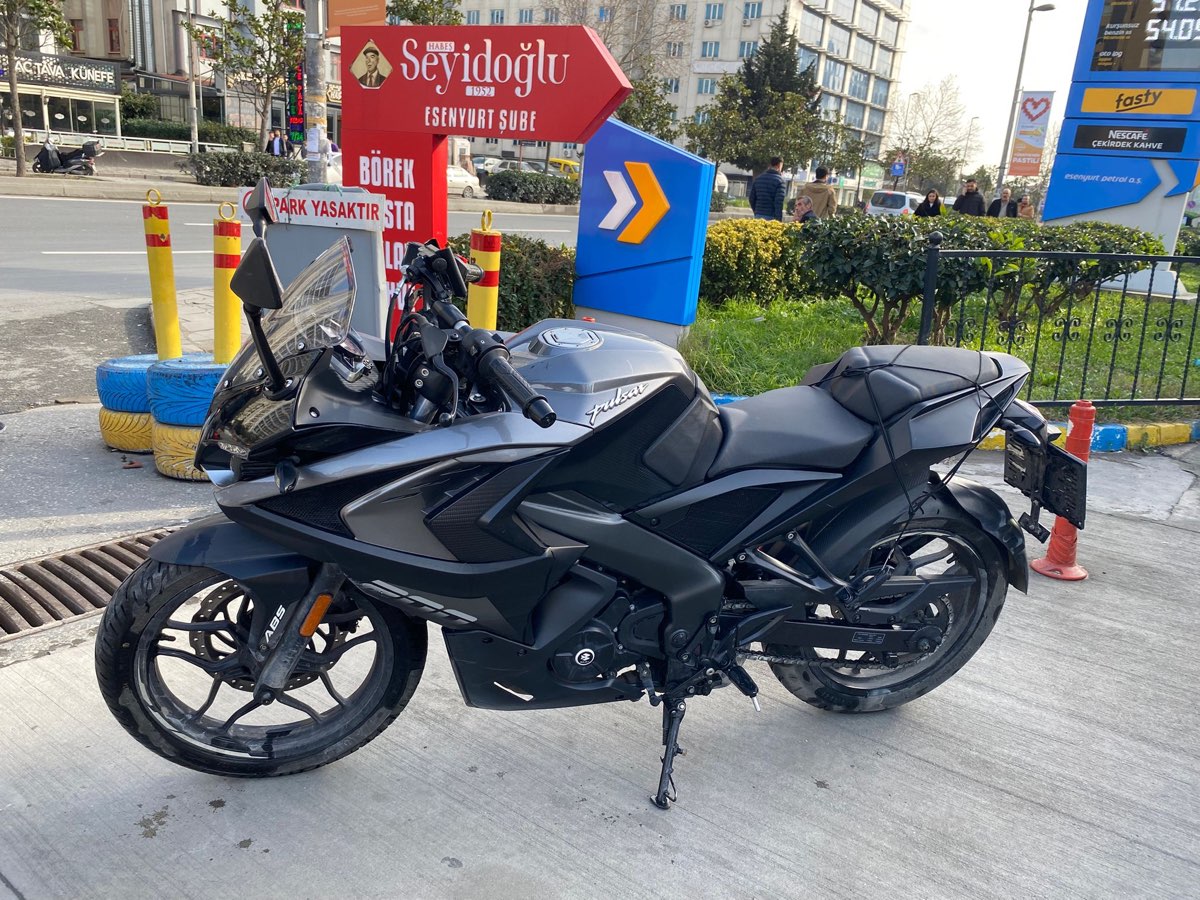 Bajaj Pulsar RS200 - Foto 3