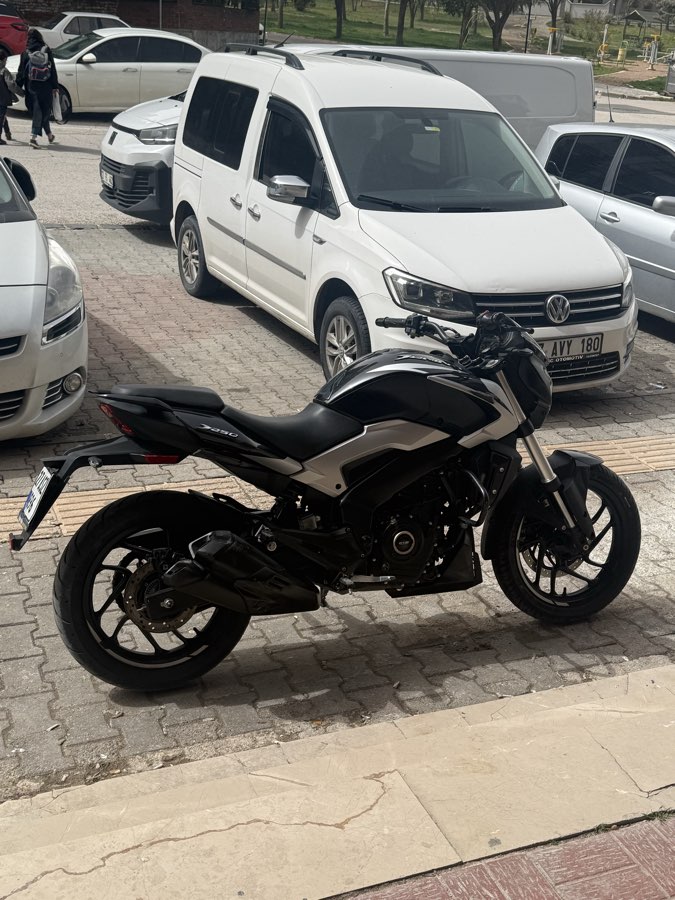 Bajaj Dominar 250 - Foto 3