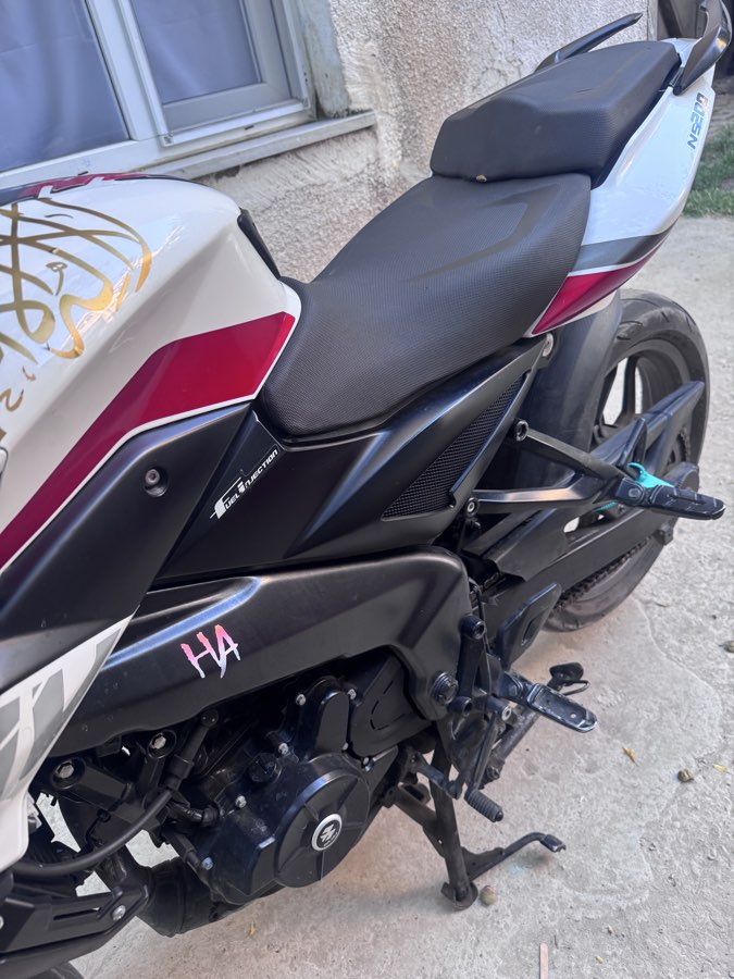 Bajaj Pulsar 200 NS - Foto 3