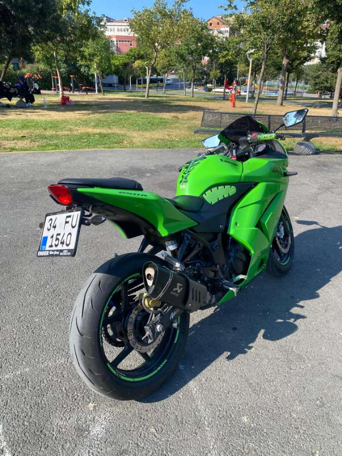 Kawasaki Ninja 250 2008 - Acil satılık koleksiyonluk Kavasaki ninja 250