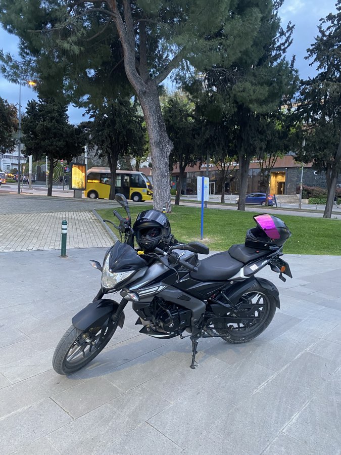 Bajaj Pulsar NS 125 2023 - Başlangıç motoru Ns125 ABS vardır