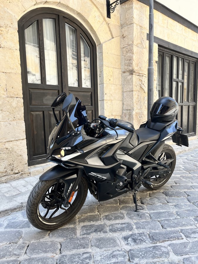 Bajaj Pulsar RS 200 2023 - rs200 2023 model