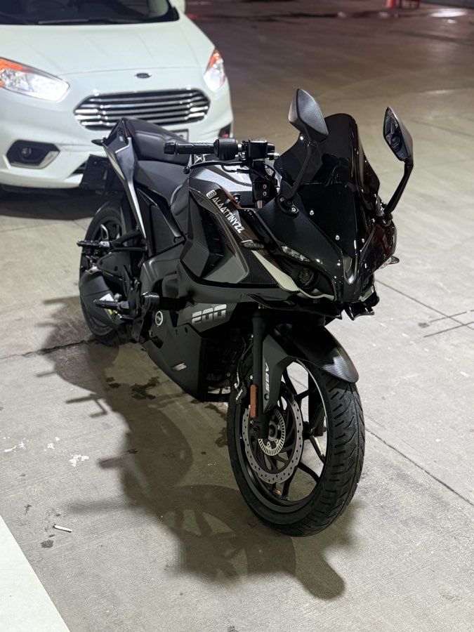 Bajaj Pulsar RS 200 - Foto 5