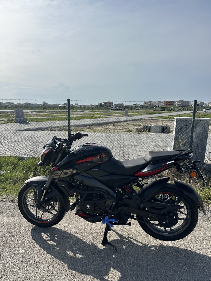 Bajaj Pulsar 200 NS - Foto 3