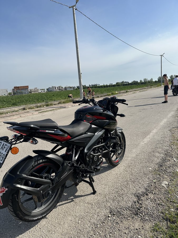 Bajaj Pulsar 200 NS - Foto 4
