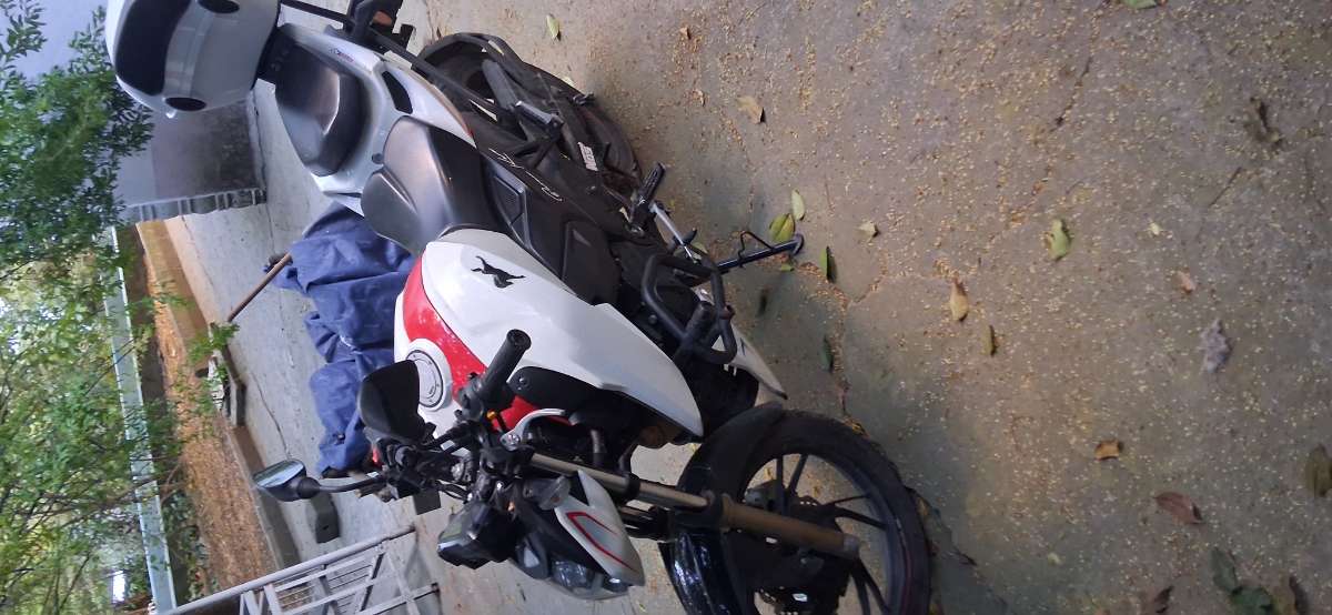 TVS Apache RTR 200 2024 - Tvs 200 Temiz hiç bir skınti yoktur