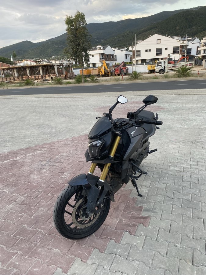 Bajaj Dominar 250 - Foto 2