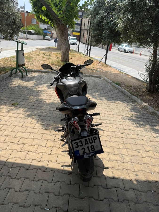 Bajaj Pulsar RS 200 - Foto 2