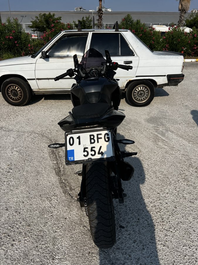 Bajaj Pulsar RS 200 2023 - sahibinden hatasız kazasız tertemiz pulsar