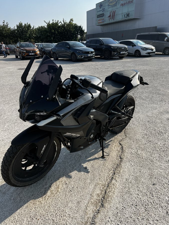 Bajaj Pulsar RS 200 - Foto 2
