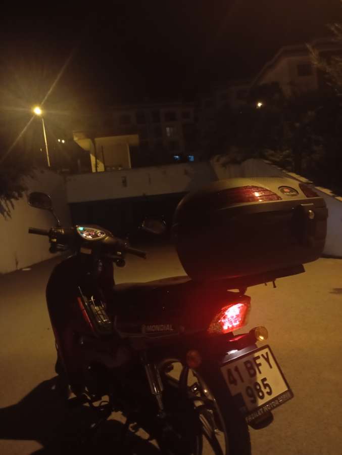 Mondial SFC Mini 50 2024 - 50 cc den 110 cc ye çevrilmiştir ruhsatta 50 cc daha 900 kilometrede ihtiyaçtan dolayı satılık