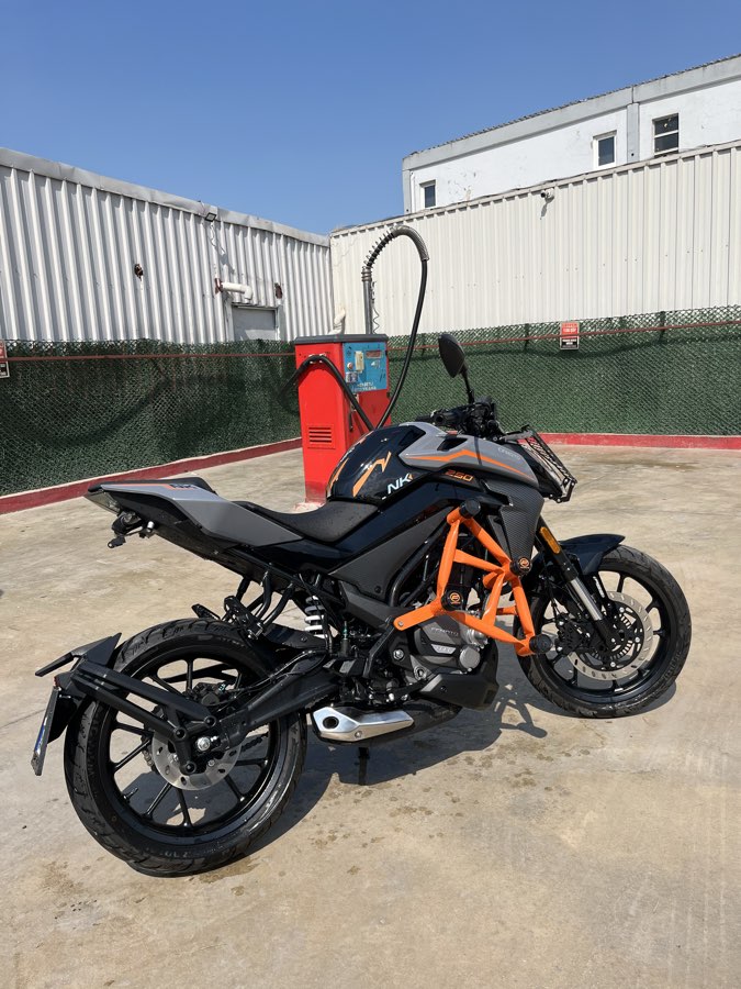CF Moto 250NK - Foto 2