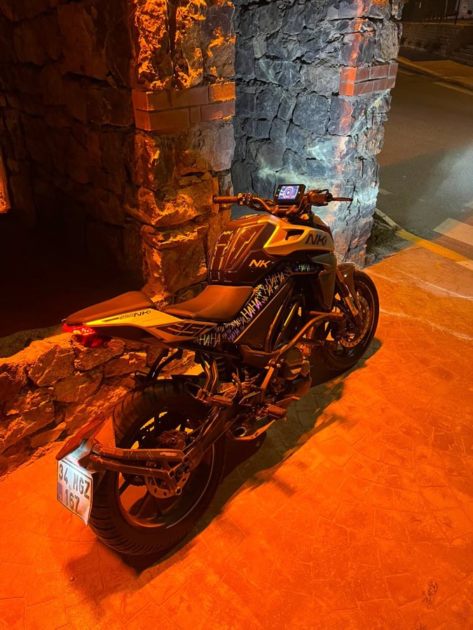 CF Moto 250NK - Foto 2