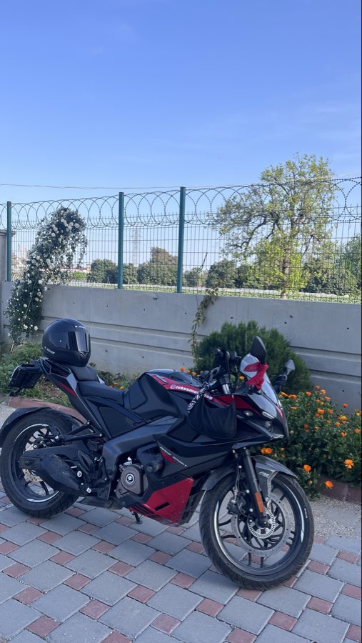 Bajaj Pulsar RS200 2026 - Rs 200 ug