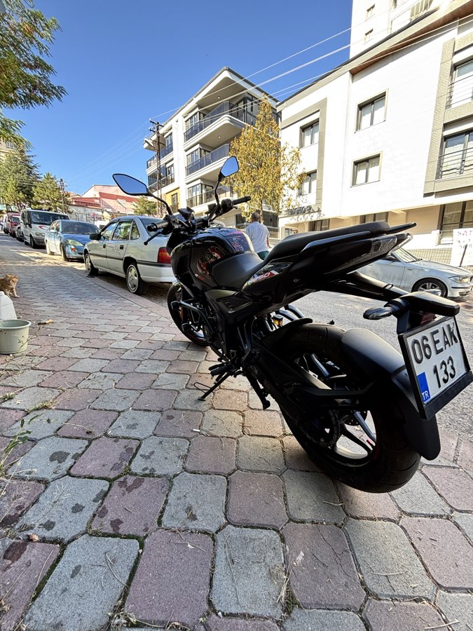 Bajaj Pulsar N250 2023 - fotoğraf 5
