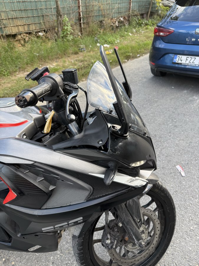 Bajaj Pulsar RS 200 2023 - fotoğraf 2