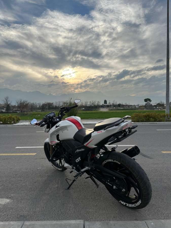 TVS Apache RTR 200 4V 2023 - fotoğraf 3