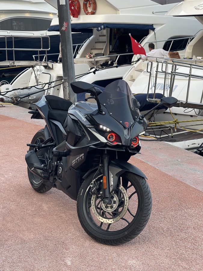 Bajaj Pulsar RS 200 2023 - fotoğraf 3